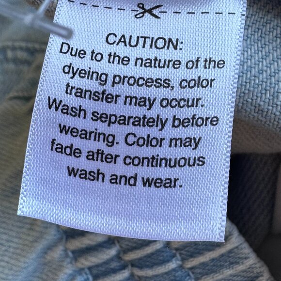 NEW Universal Thread Wide Leg High Rise Baggy Jeans Light Wash 4 Pockets Size 1X - Picture 11 of 11